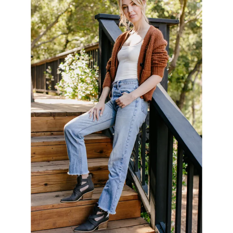 Canoly Cut-out Bootie