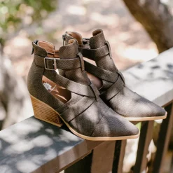 Canoly Cut-out Bootie