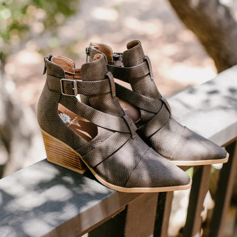 Canoly Cut-out Bootie