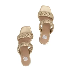 Carlen Heel