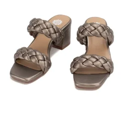 Carlen Heel