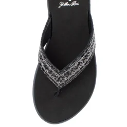 Dashna Sandal