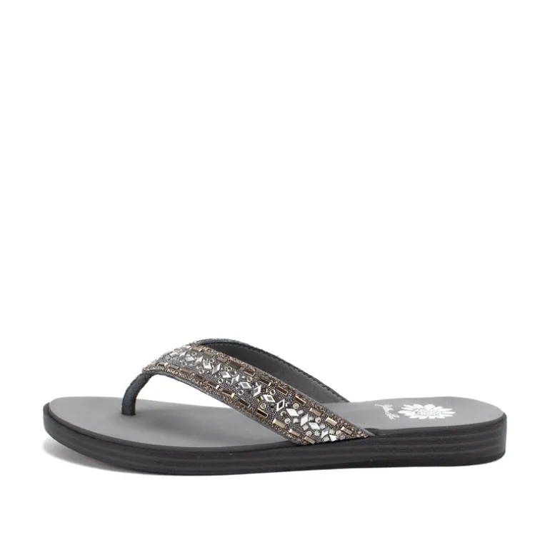 Dashna Sandal