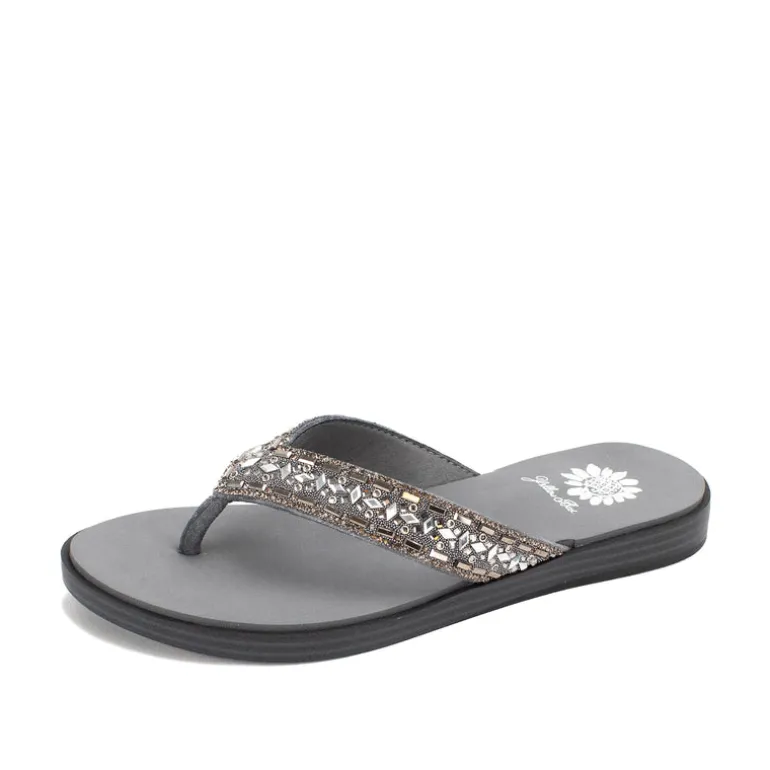 Dashna Sandal