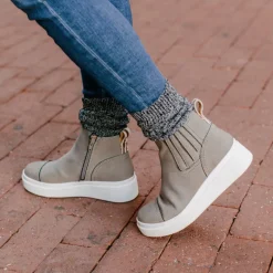 Elyse Sneaker