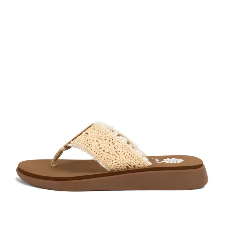 Gisele Sandal