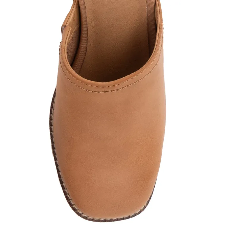 Ivaria Platform Clog