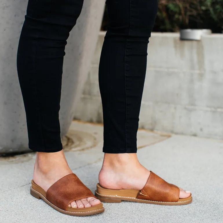 Kalo Slide Sandal