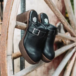 Larry Platform Clog