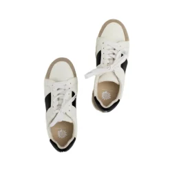 Nemesia Court Sneaker
