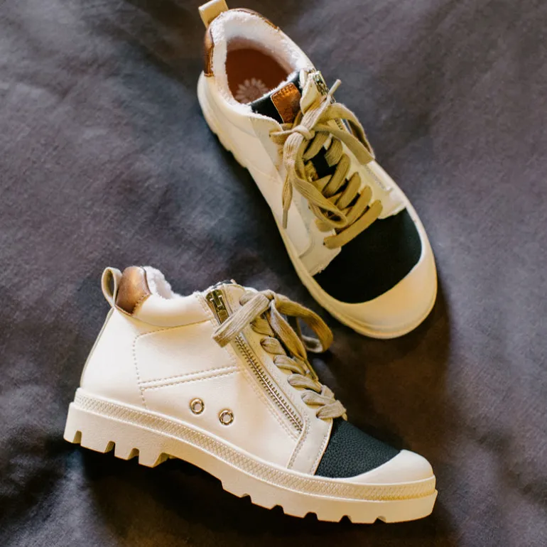 Parrott Sneaker