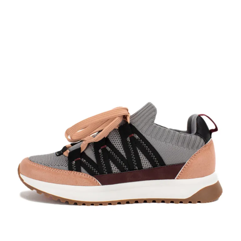 Rocco Knit Trainer
