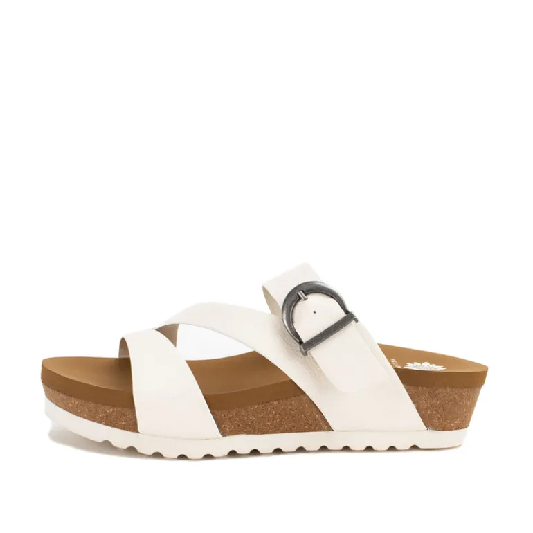 Rosette Flatform Sandal