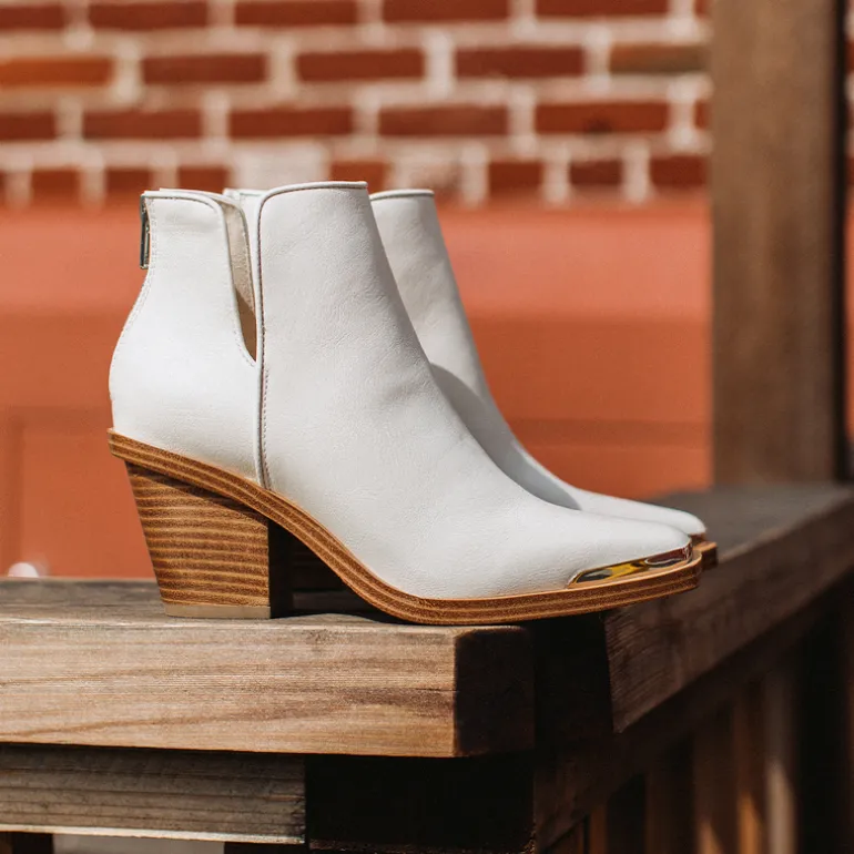 Valeska Cut-out Bootie