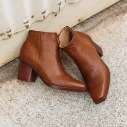Velta Ankle Boot